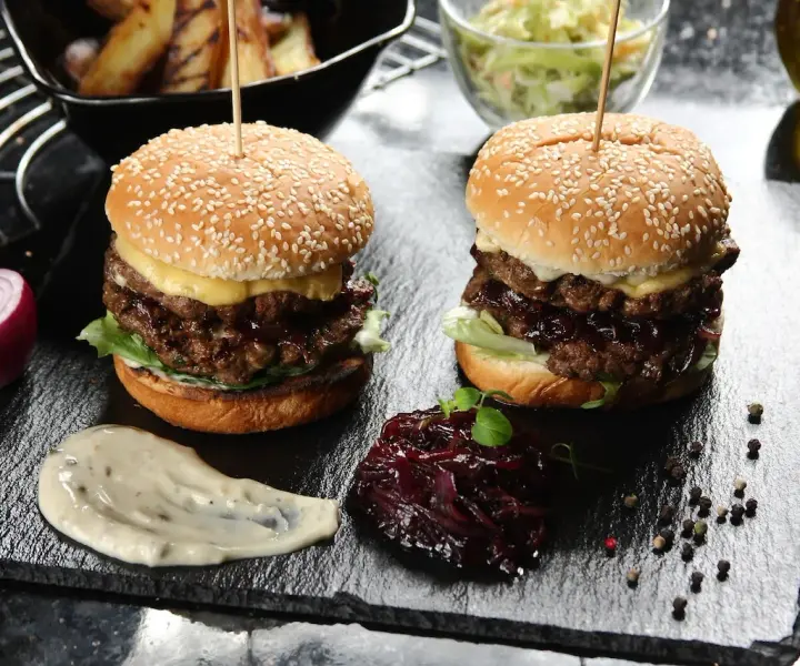 Co zrobić z bułki do hamburgerów? 10 kreatywnych przepisów na dania