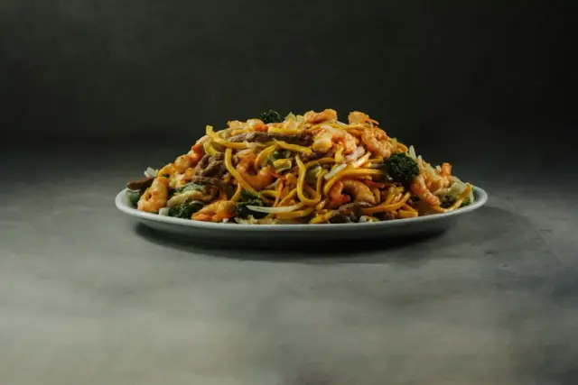 Smażony makaron jak z restauracji - Jak uzyskać idealną teksturę?