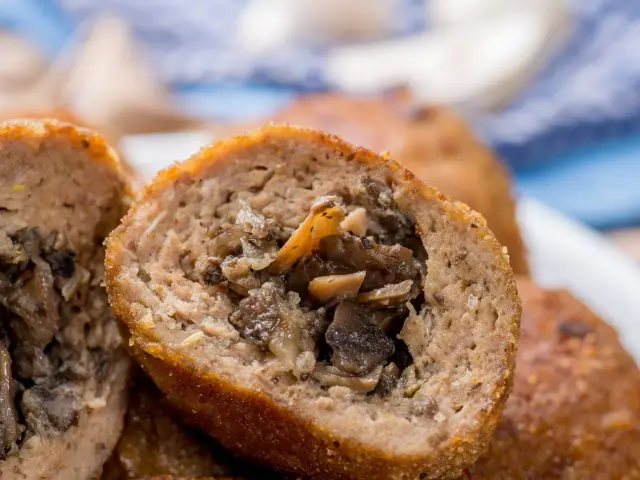 Kotlety mielone z pieczarkami - Przepis na soczyste i pyszne